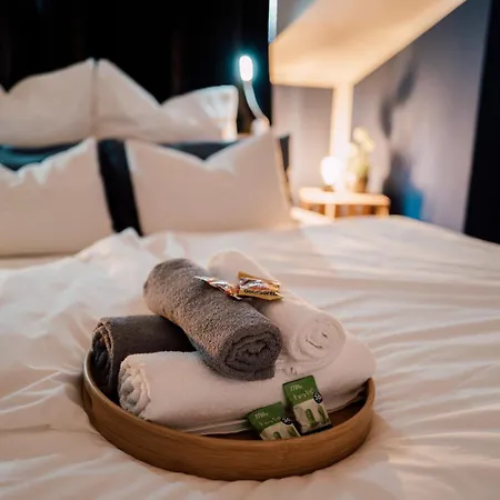 Rooftop Buddha Lounge - Im Dachgeschoss In Mit Waschmaschine Und Netflix Apartment